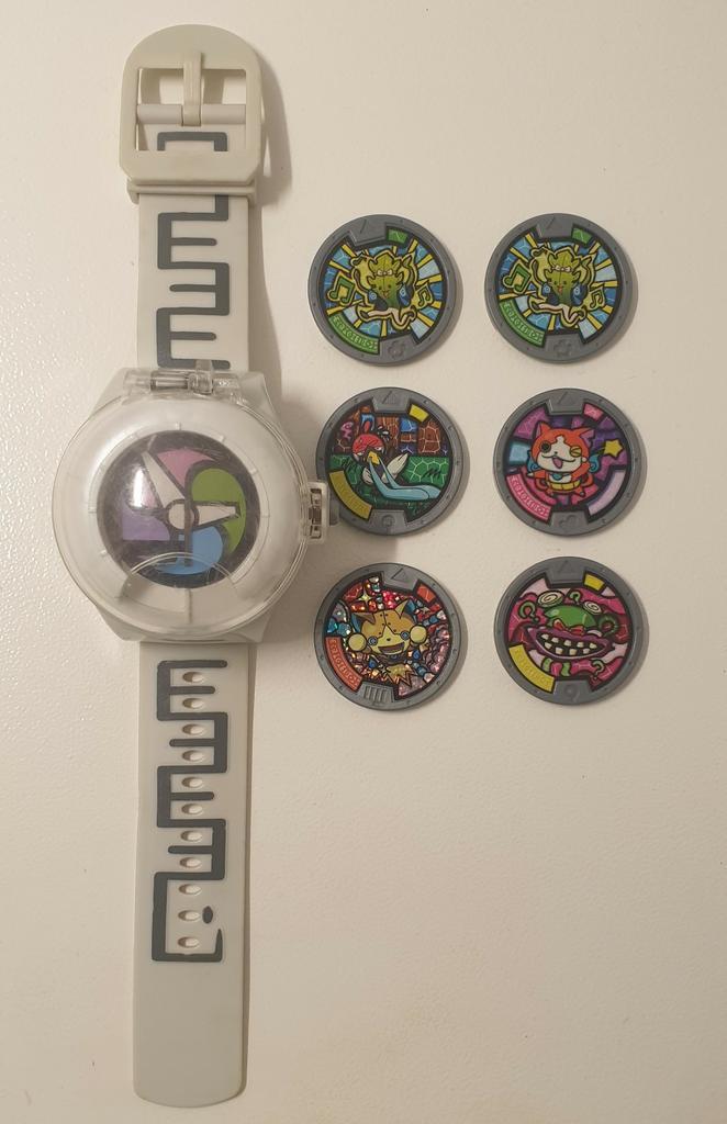 Yo-Kai Watch Horloge + 6 Medailles, Spelcomputers en Games, Games | Overige, Zo goed als nieuw, 1 speler, Vanaf 7 jaar, Ophalen of Verzenden