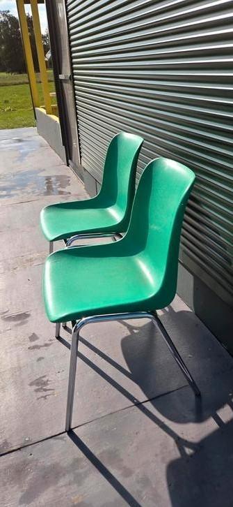 Stapelbare stoelen, 10 stuks beschikbaar voor biedingen