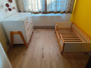 Petit Amelie - commode, peuter bed (Cerise) +matras beschikbaar voor biedingen