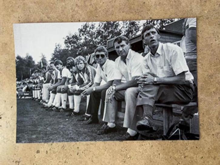 Org z/w foto 20x30 cm Johan Cruijff coach van Ajax 13-7-1985, Verzamelen, Sportartikelen en Voetbal, Nieuw, Poster, Plaatje of Sticker