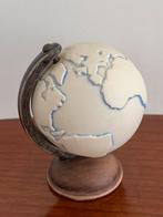 Goebel beeldje - wereldvol, Ophalen, Zo goed als nieuw