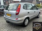 Nissan Almera Tino 1.8 Luxury airco, trekhaak lange apk !, Auto's, Nissan, 4 cilinders, 700 kg, Almera Tino, Origineel Nederlands