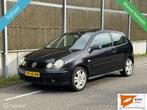 Volkswagen Polo 1.4-16V HIGHLINE NAP/PANO/AIRCO/ELEK.PAKKET, Voorwielaandrijving, Gebruikt, 4 cilinders, Zwart