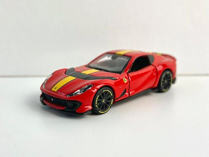 Ferrari 812 Competizione Burago 1:64 Rood NIEUW, Hobby en Vrije tijd, Modelauto's | Overige schalen, Nieuw, Auto, Ophalen of Verzenden