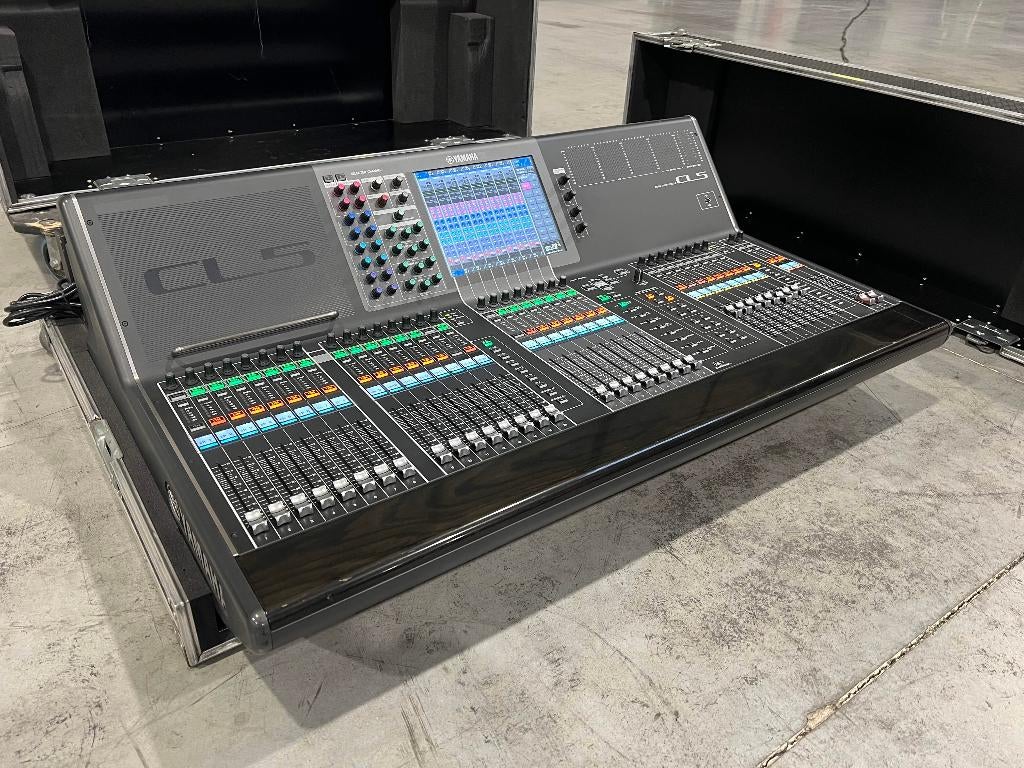 Yamaha CL5 + case + cover, Muziek en Instrumenten, Mengpanelen, Ophalen of Verzenden, Gebruikt, 20 kanalen of meer, Microfooningang