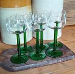 9 vintage wijn glazen op groene voet Luminarc France, Verzamelen, Glas en Borrelglaasjes, Ophalen of Verzenden, Zo goed als nieuw
