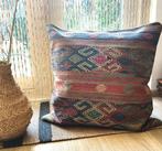 Vintage kelim vloerkussen 80x80 blauw roodroze, Yazgibi, Vierkant, Nieuw, Info@yazgibi.nl