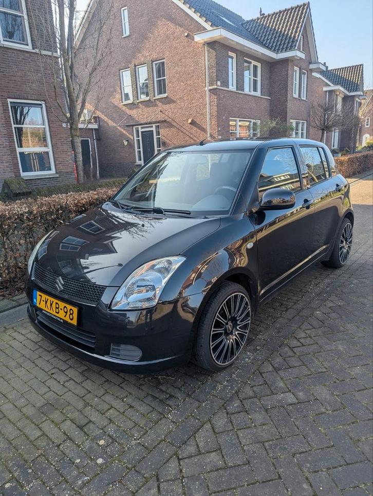 Suzuki Swift 1.3 16v 2007 Zwart, Auto's, Suzuki, Particulier, Swift, ABS, Airbags, Airconditioning, Bluetooth, Centrale vergrendeling