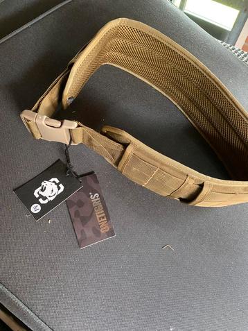 Aangeboden militaire riem nieuw met kaartjes beschikbaar voor biedingen