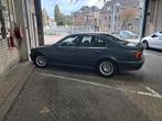 BMW 5-Serie 2.5 I 525 AUT 2001 Grijs, Auto's, BMW, Automaat, Zwart, 1505 kg, Sedan