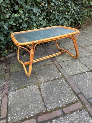 Rotan Bamboe Vintage Salontafel Wolkglas beschikbaar voor biedingen