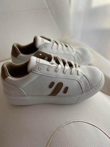 Witte sneakers vegan Vegtus beschikbaar voor biedingen