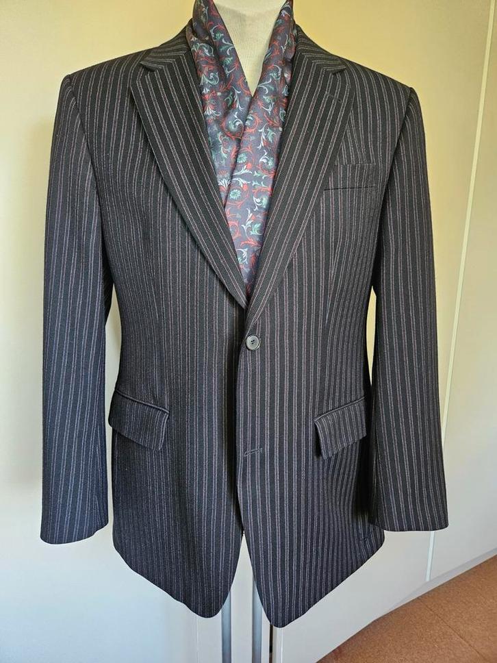 Stijlvol, strak  Carl Gross jasje maat 52 €69.95 drk purple, Kleding | Heren, Kostuums en Colberts, Nieuw, Maat 52/54 (L), Paars