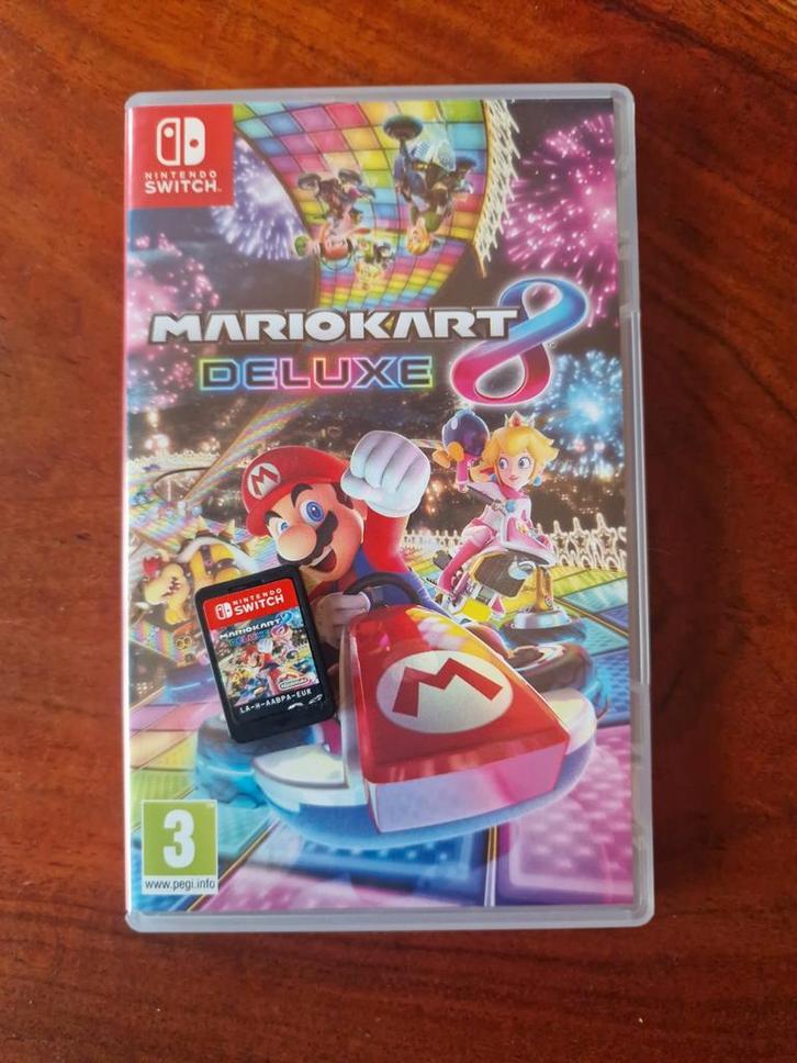 Mario Kart 8 Deluxe - Nintendo Switch, Spelcomputers en Games, Games | Nintendo Switch, Nieuw, Racen en Vliegen, 3 spelers of meer
