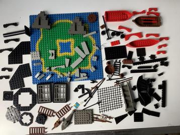 Partij piraten lego met grondplaat en heel veel onderdelen beschikbaar voor biedingen