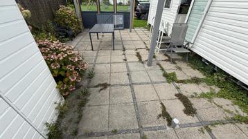 Gratis ophalen tegels voor in de tuin beschikbaar voor biedingen