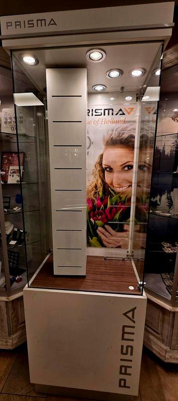 Witte Prisma kast