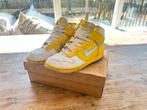 Nike Dunk High WMNS - 2010 - white / yellow - maat 40.5, Kleding | Heren, Schoenen, Gedragen, Ophalen of Verzenden