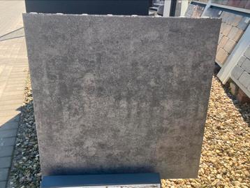 80x80x4 terras tegel MBI toplaag en coating  beschikbaar voor biedingen