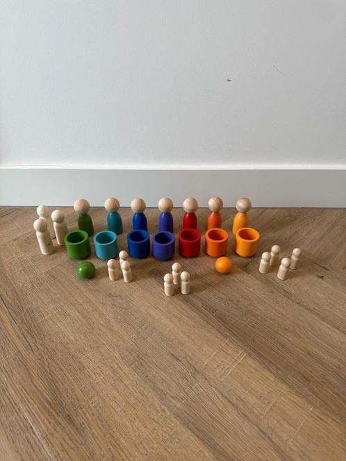 ZGAN houten montessori regenboog poppetjes bakjes ballen, Kinderen en Baby's, Speelgoed | Houten speelgoed, Zo goed als nieuw
