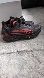 Puma Sportschoenen Zwart/Rood maar 38.5, Kleding | Heren, Schoenen, Puma, Ophalen of Verzenden, Gedragen, Sportschoenen
