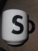 Mok letter S, Ophalen of Verzenden, Zo goed als nieuw, Overige stijlen, Kop(pen) en/of Schotel(s)