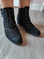 PS Poelman Zwart suède leren Chelsea boots met studs 41, Zwart, Lage of Enkellaarzen, Ophalen of Verzenden, Zo goed als nieuw