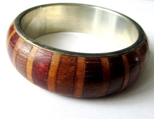 Prachtige gelakte houten armband metalen basis zilver kleur, Sieraden, Tassen en Uiterlijk, Armbanden, Zo goed als nieuw, Verzenden