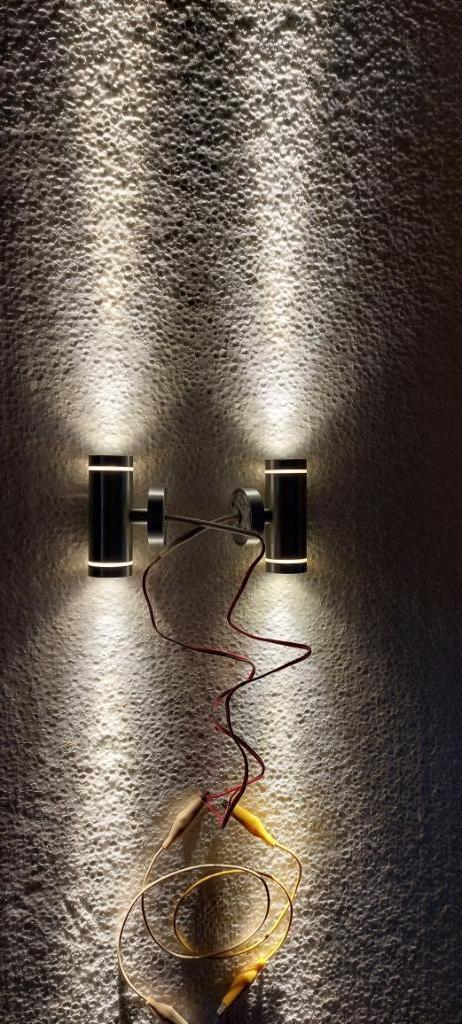 Wandspotjes Leds-C4 Yeday updown powerleds 12V DC 2 stuks, Huis en Inrichting, Lampen | Wandlampen, Zo goed als nieuw, Metaal