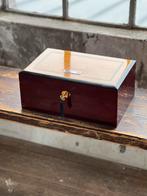 OPD limited grote humidor sigaren, Verzamelen, Rookartikelen, Aanstekers en Luciferdoosjes, Tabaksdoos of Verpakking, Gebruikt