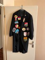 Oeteldonkse Slipjas met emblemen - Carnaval, Ophalen of Verzenden, Gedragen, Maat 52/54 (L), Zwart