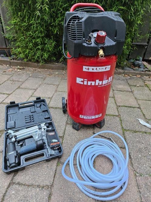 Compressor met spijker pistool, Doe-het-zelf en Verbouw, Compressors, Gebruikt, 6 tot 10 bar, 25 tot 100 liter, 200 tot 400 liter/min