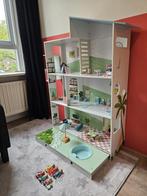 Groot houten poppenhuis met toebehoren, Ophalen of Verzenden, Zo goed als nieuw, Poppenhuis