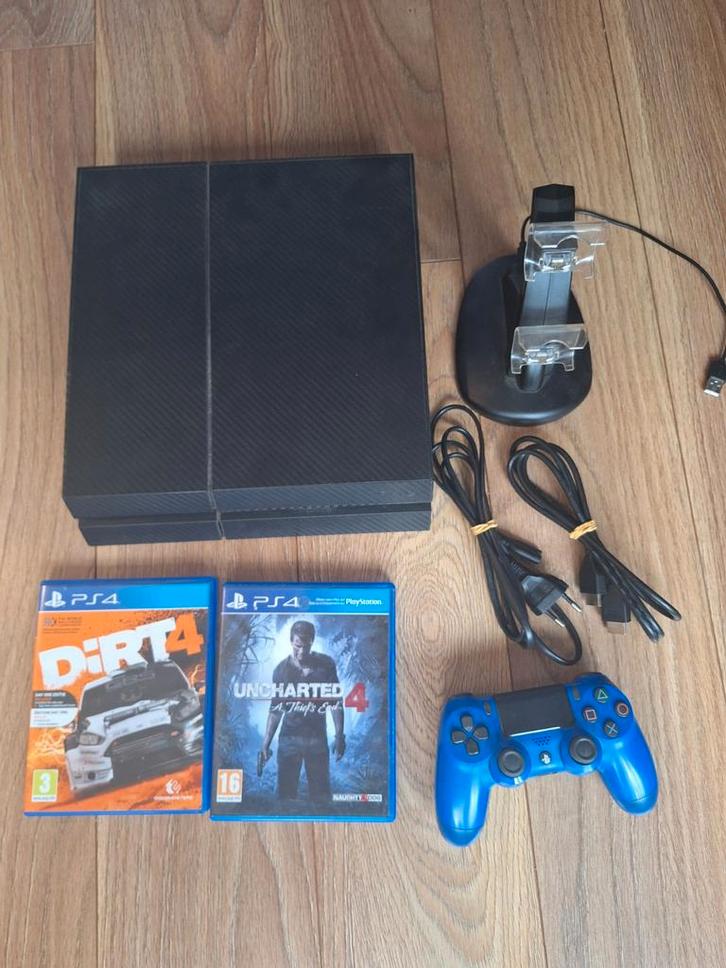 PlayStation 4 500GB met 2 games en controller, Spelcomputers en Games, Games | Sony PlayStation 4, Zo goed als nieuw, Ophalen of Verzenden
