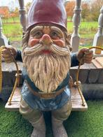 Rien Poortvliet kabouter origineel op schommel, Tuin en Terras, Ophalen, Gebruikt, Tuinkabouter