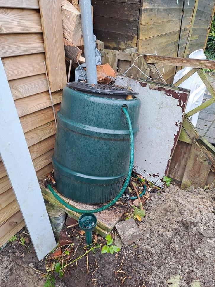 Regentonen met kraantje, Tuin en Terras, Regentonnen, Gebruikt, Kunststof, 75 tot 150 liter, Met kraantje, Ophalen