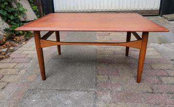 Bovenkamp salontafel beschikbaar voor biedingen