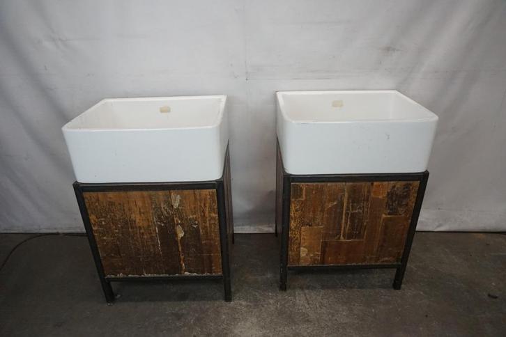 2x wastafel badmeubel wasbak wasbakken wastafels, Doe-het-zelf en Verbouw, Sanitair, Gebruikt, Wastafel, Steen, Ophalen of Verzenden