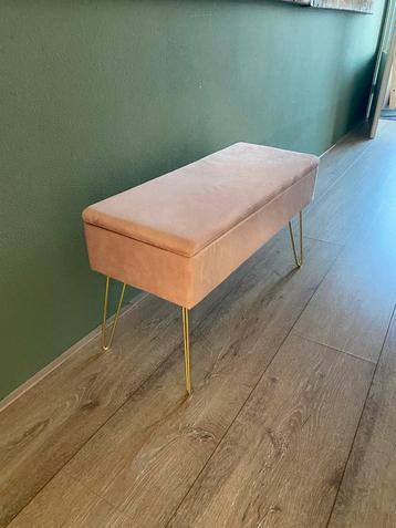 Schoenenbankje zacht roze