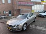 Volvo V60 1.6 D2 Momentum Automaat, Euro 5, Gebruikt, 4 cilinders, Leder en Stof