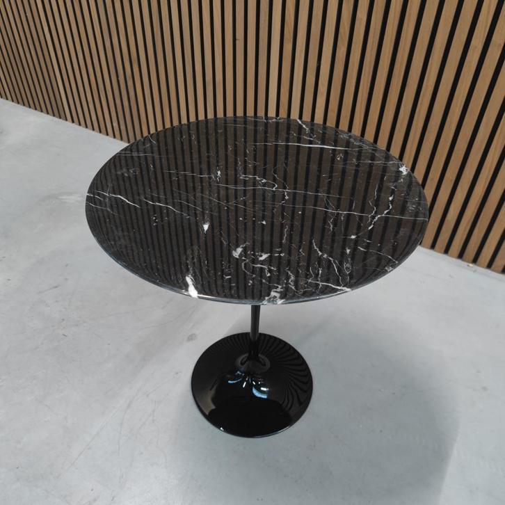 Knoll Saarinen Low Table - Nero Marquina marmer 51cm- bijzet, Antiek en Kunst, Antiek | Meubels | Tafels, Ophalen of Verzenden