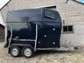 Super nette Hotra paardentrailer  beschikbaar voor biedingen