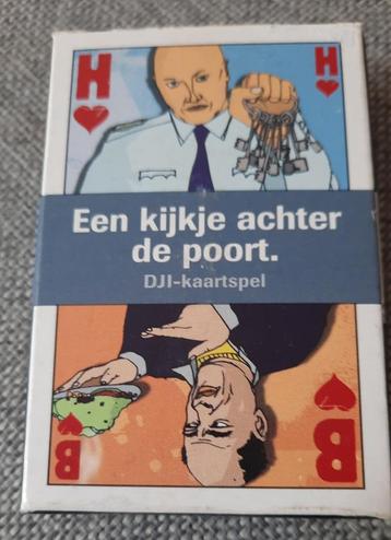 Kaartspel: een kijkje achter de poort beschikbaar voor biedingen