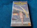 D.M. Thomas - The white hotel - English, Boeken, Ophalen of Verzenden, Gelezen, D.M. Thomas