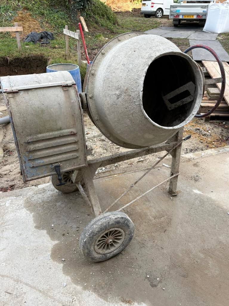 Betonmolen 180 liter, Ophalen, -, -, Zo goed als nieuw