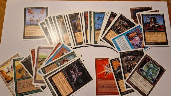 MTG Lotje 5th Edition - Magic the Gathering, Hobby en Vrije tijd, Verzamelkaartspellen | Magic the Gathering, Zo goed als nieuw