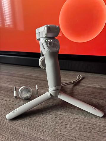 DJI Osmo Mobile 4 Gimbal - Zo goed als nieuw! beschikbaar voor biedingen