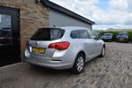 Opel ASTRA 1.4 TURBO EDITION, Cruise, Navi, Trekhaak, Voorwielaandrijving, Euro 6, 4 cilinders, Origineel Nederlands