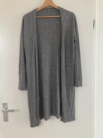   Dames vest, maat M, grijs beschikbaar voor biedingen