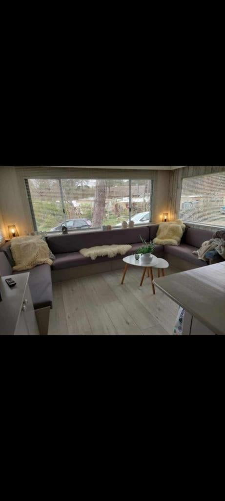 Ruime stacaravan te huur op camping Bakkum, Hobby en Vrije tijd, Overige Hobby en Vrije tijd, Ophalen of Verzenden